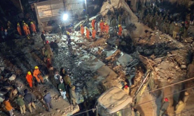 मोहाली में इमारत ढहने से मरने वालों की संख्या बढ़कर 2 हुई, फंसे हुए लोगों को बचाने की कोशिश जारी